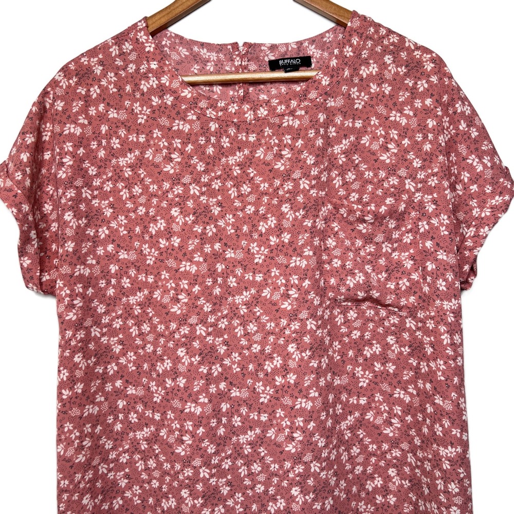 Buffalo David Bitton Women's Pink Floral Print Short Sleeve Top Size M Pocket - Picture 4 of 8